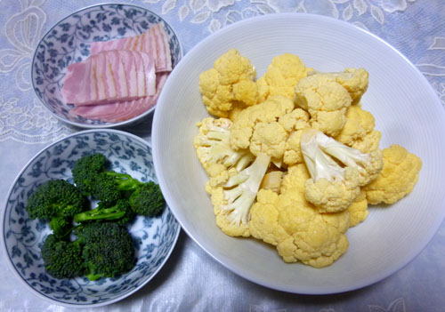 カリフラワー　材料.jpg
