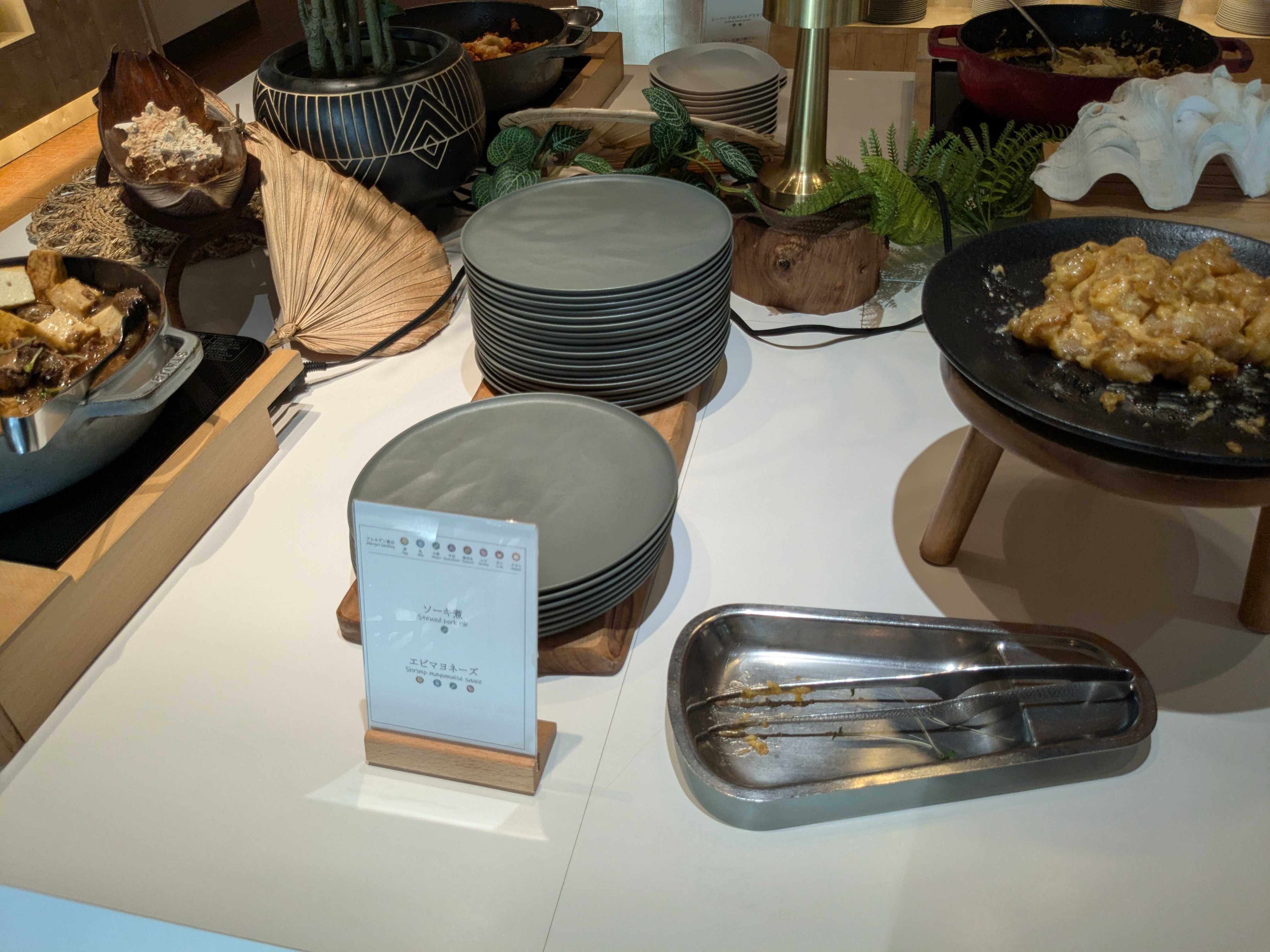 西表島ホテル by 星野リゾート 夕食ビュッフェ　内容　メニュー　ソーキ煮、海老マヨネーズ