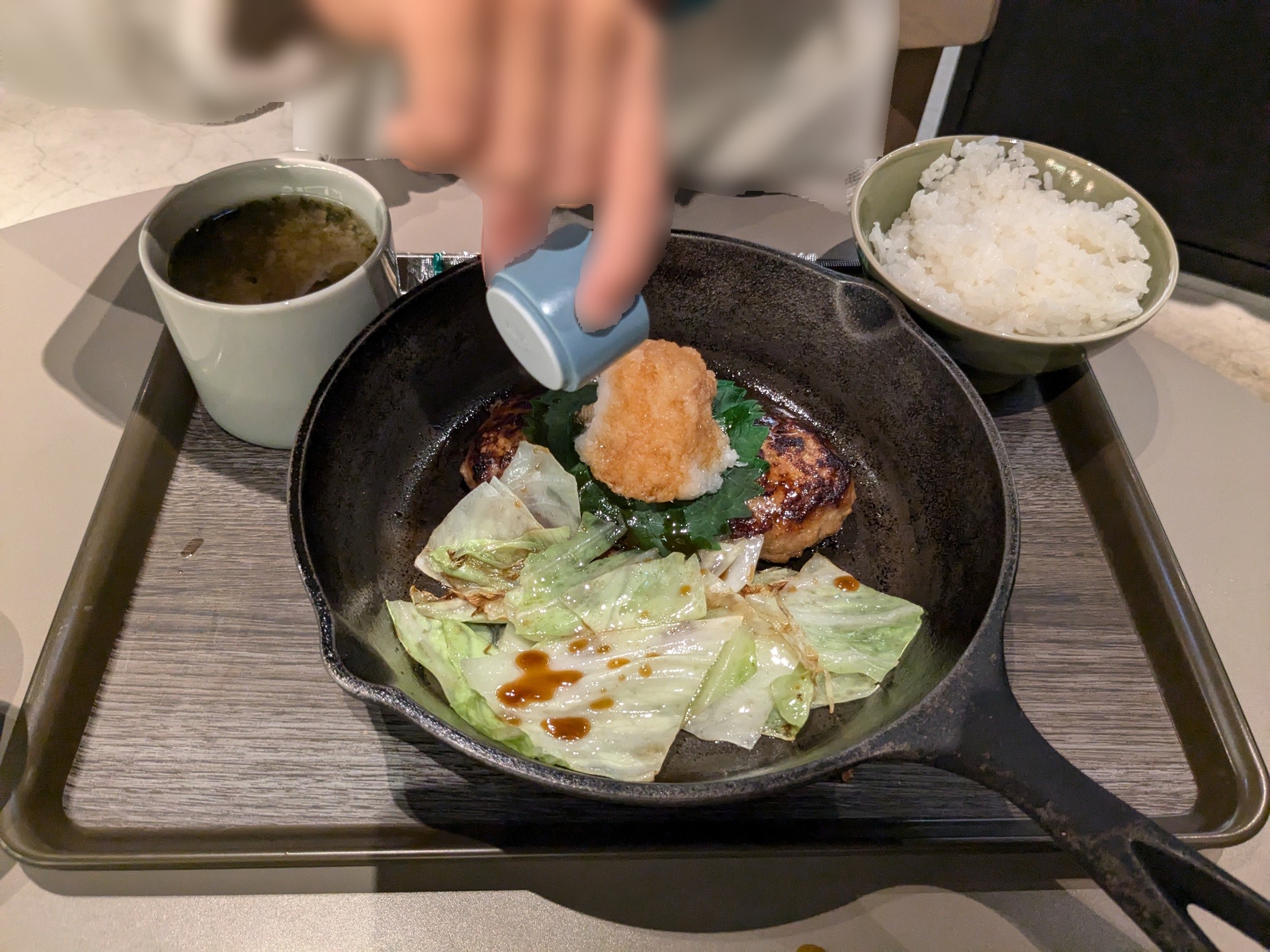 恵比寿ガーデンプレイスで子連れランチ　デリカテッセン ヤマブキ　おろしBIGハンバーグ定食