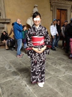 Ikebana kimono Romana.jpg