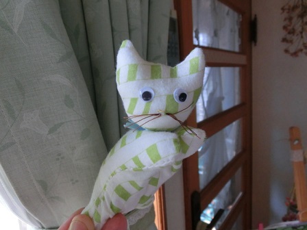 洗濯ばさみ猫
