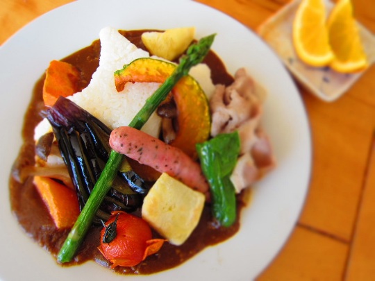 02 かみふらの豊味豚カレー（凌雲閣）.jpg
