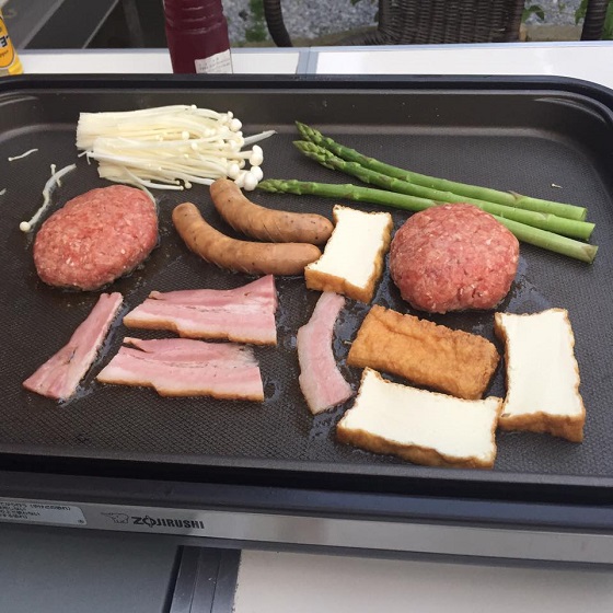 外で焼肉.jpg