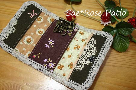 キーケース　茶ドイリーの内側