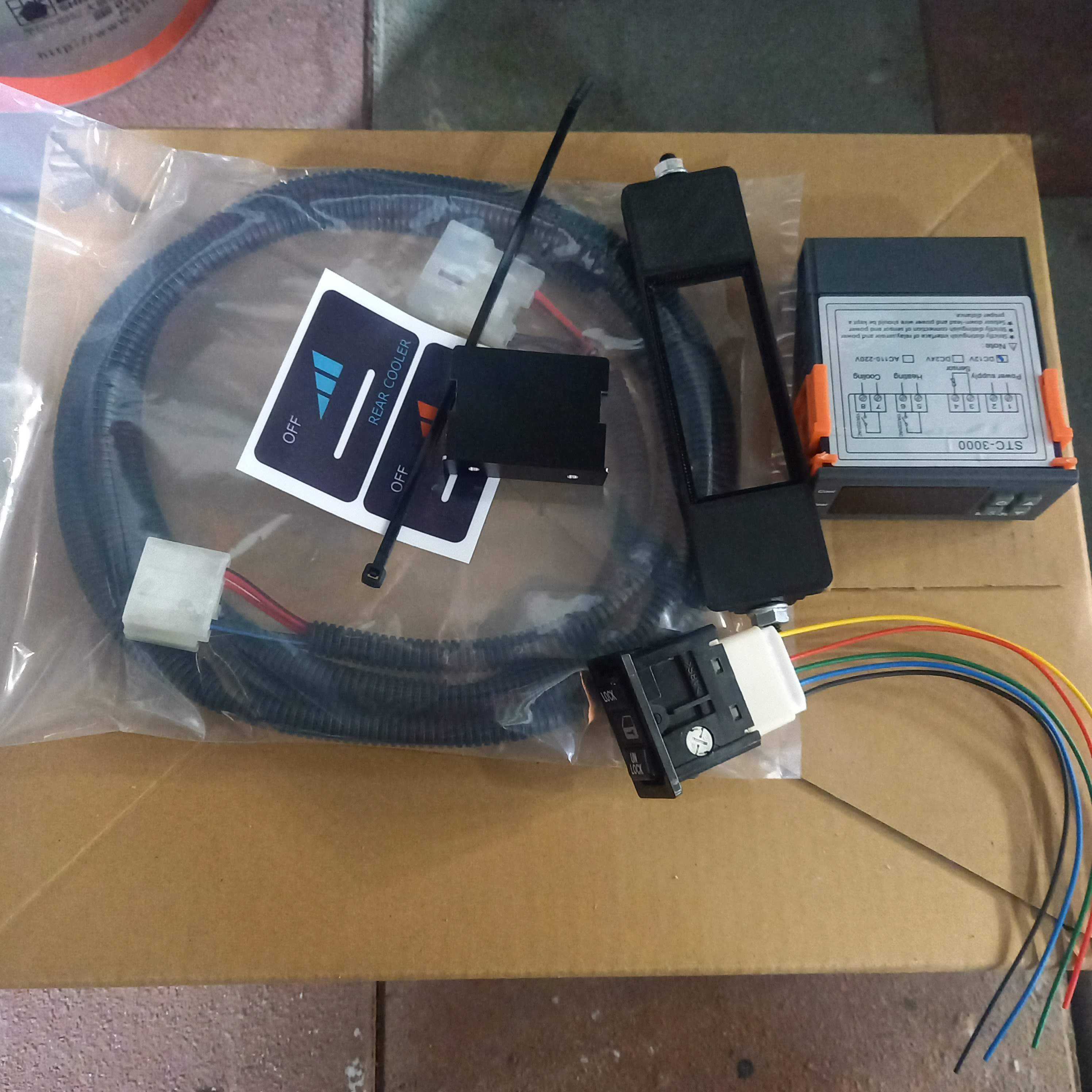 ハイエースのリヤエアコンをセミオート化 | クルマニアン人 - 楽天ブログ