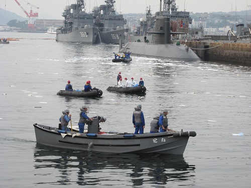 自衛隊艦船の油漏れ