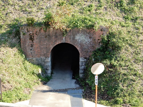 12梶ヶ谷隧道（大仏鉄道遺跡） (2).JPG