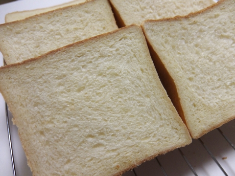 生イーストでふわふわ　角食パン