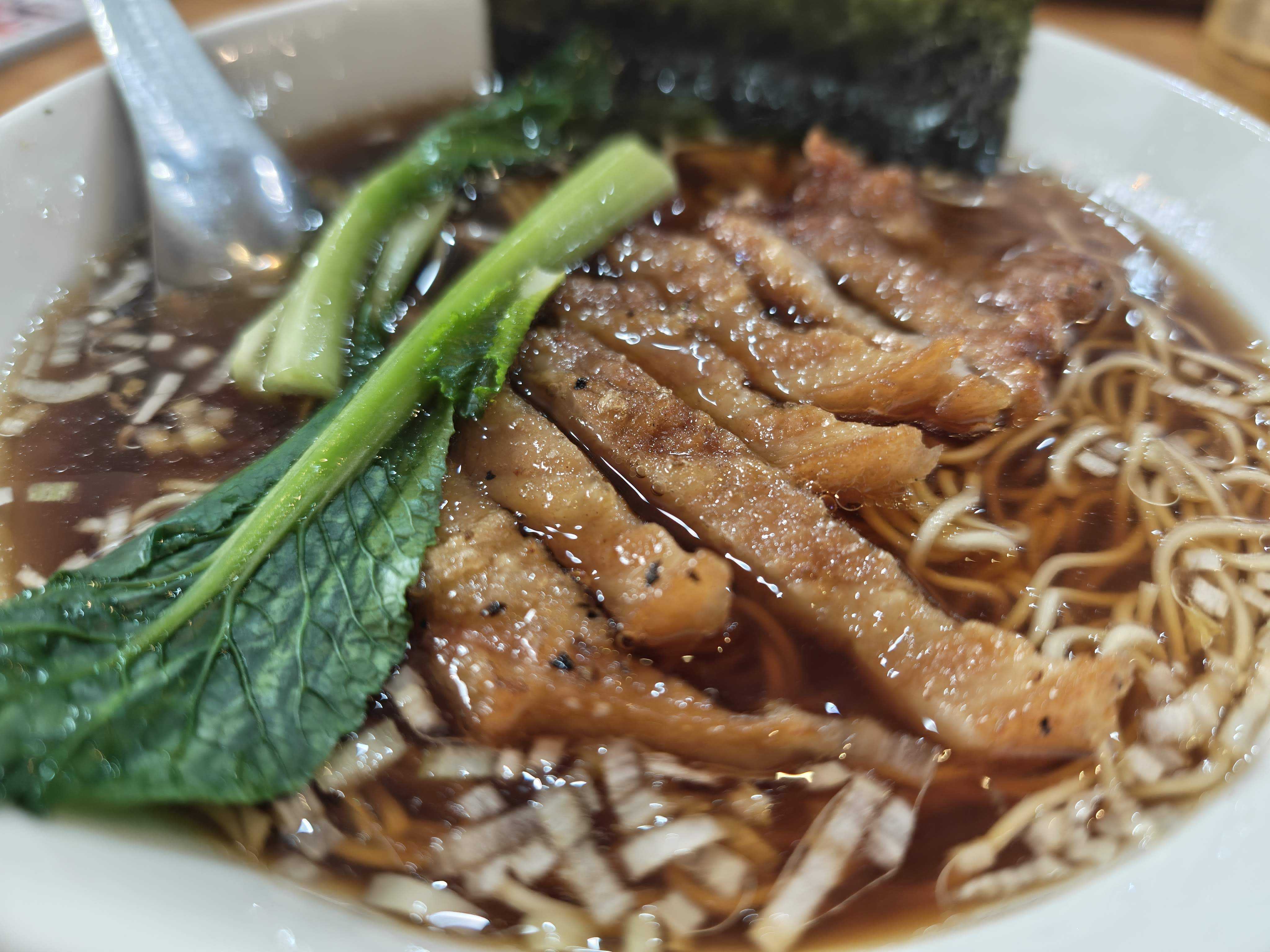 虎ノ門　ひとりランチ　東京担担麺本舗 瀬佐味亭 虎ノ門店　排骨らーめん