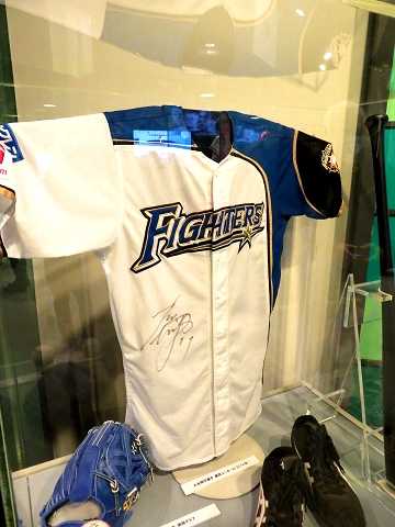 大谷翔平選手のユニフォームなど（野球殿堂博物館） | 星とカワセミ