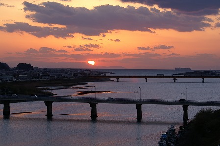 屋上からの夕日.jpg