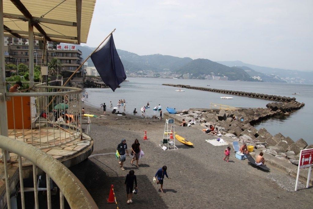 網代温泉海水浴場 お盆休みの 密 避け 夏楽しむ 隠れた人気スポット 磯料理 海辺の湯の宿 平鶴 楽天ブログ