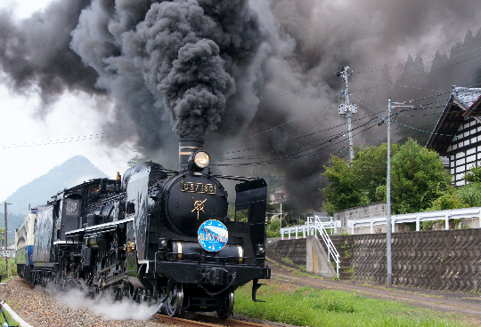 ばんえつ物語津川発車1.jpg