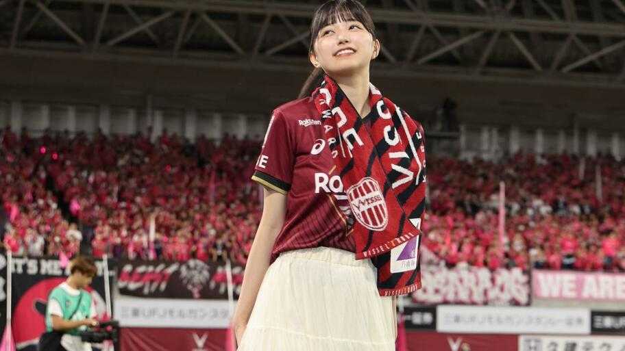 ☆乃木坂46♪五百城茉央⚽キックインセレモニーに登場！背番号46ユニ