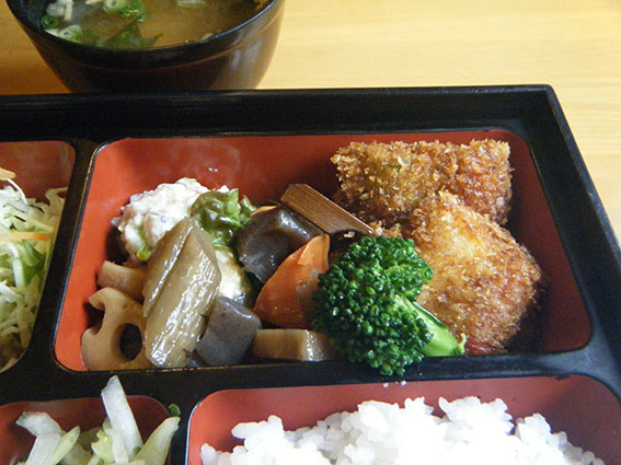 アメリカンステーションの「ウインナーと白ネギの串カツ」♪