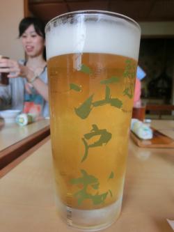 お寿司屋さんでビール