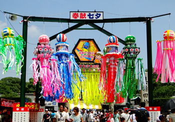 真清田神社の飾り