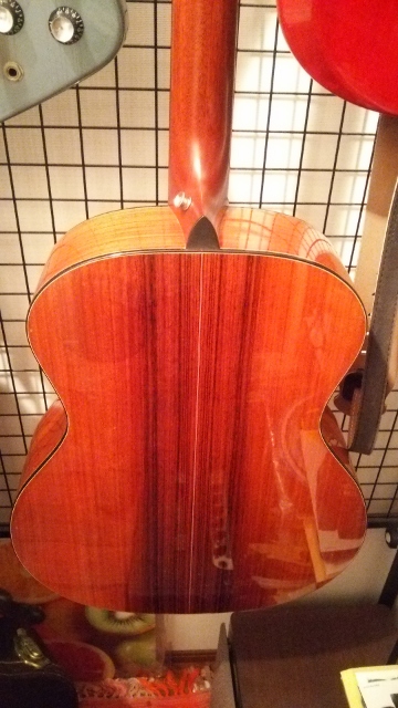 Taylor714のボディ裏