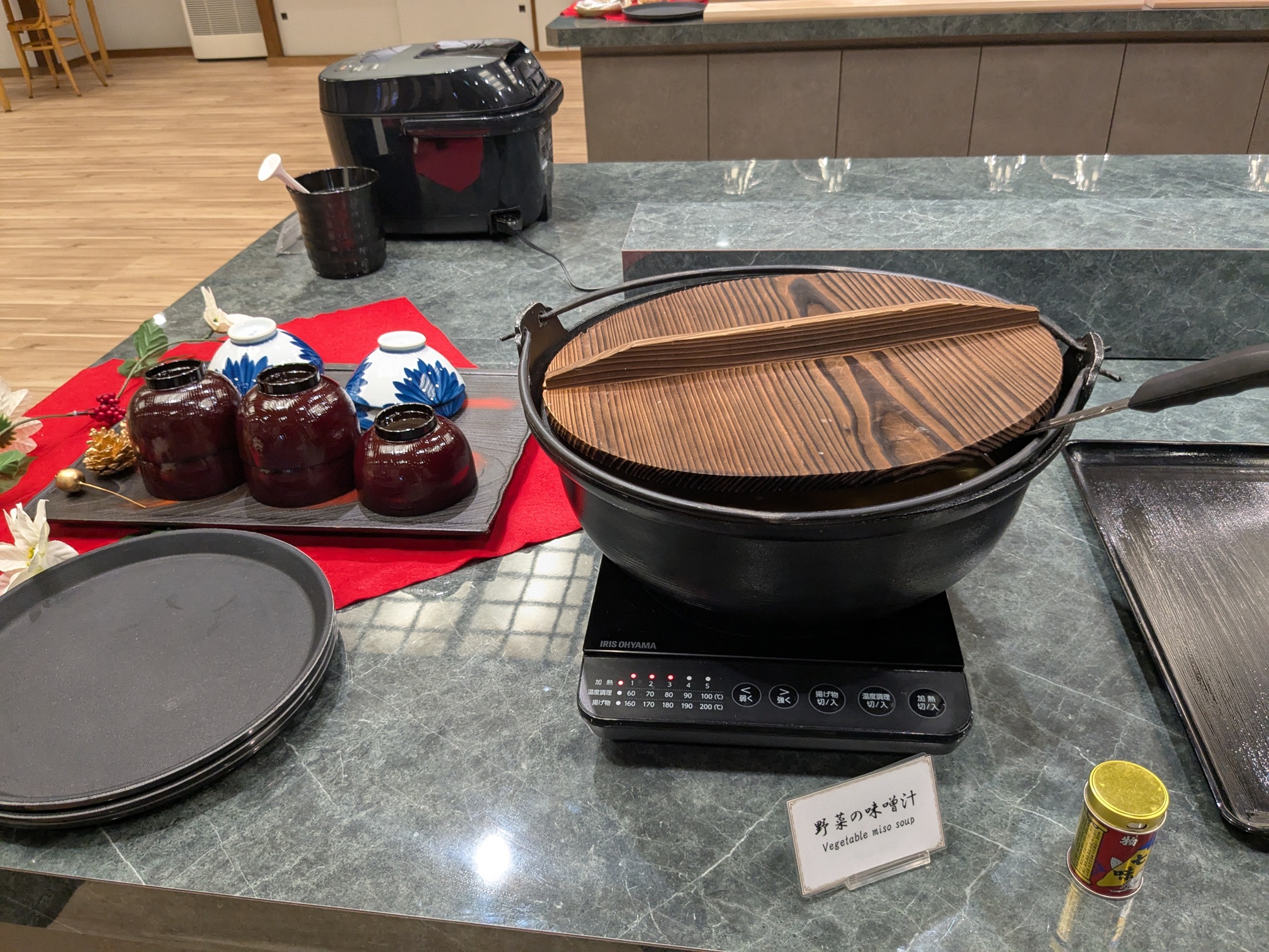 ホテル＆リゾート 山の内ヒルズ　夕食　お味噌汁