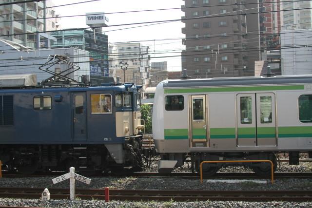 横浜線 用  EF64 1030+E233系H015編成（最終 新津 製造）  配給2