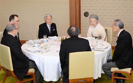 文化勲章受章者らと茶会3