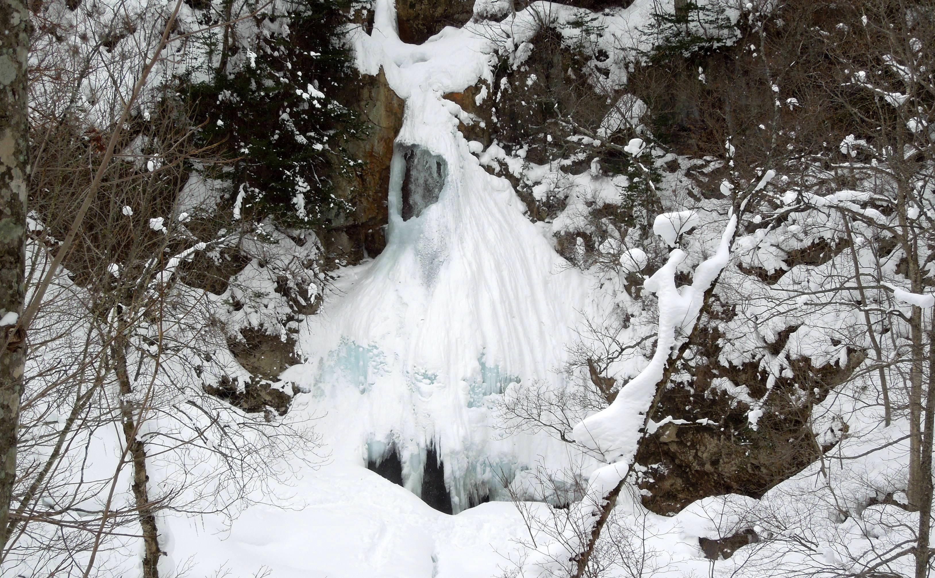 県央 八幡平市 今年も見ごろを迎えています 七滝の氷瀑 イーハトーブログ 楽天ブログ