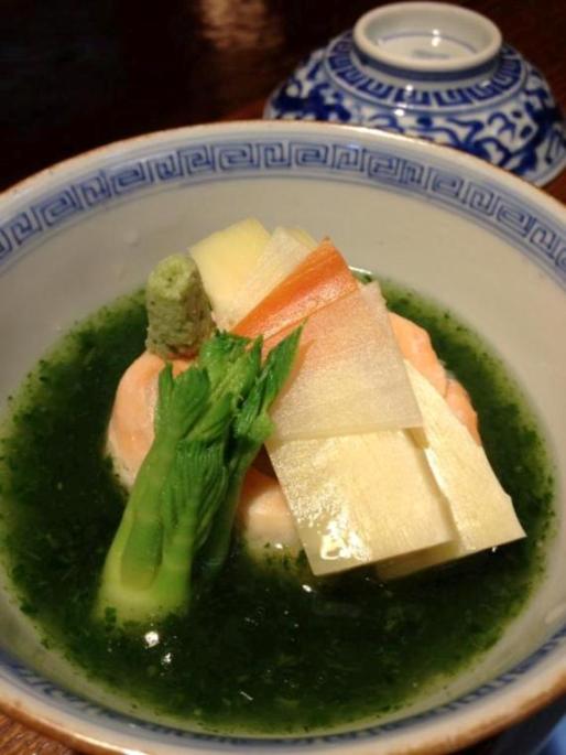 桜鱒の飯蒸し よもぎ餡