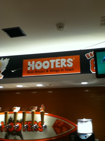 2012.7HOOTERS.JPG
