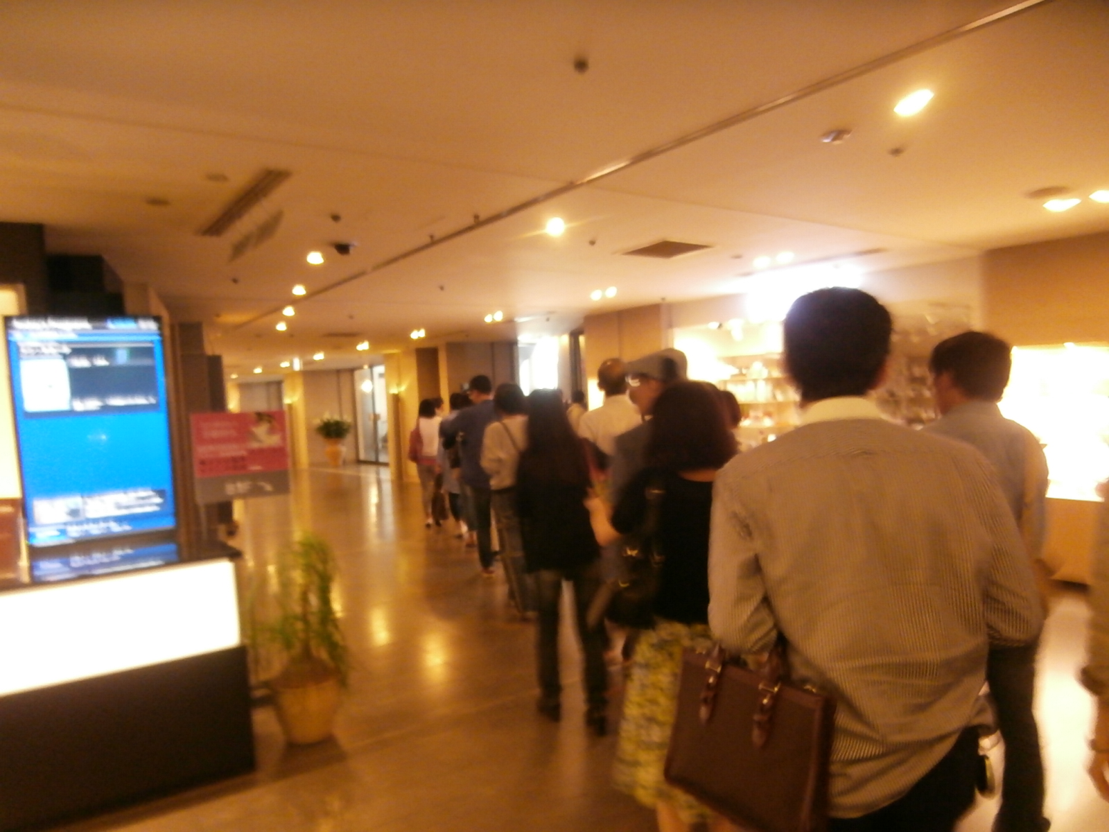 ここも・・・混んでいた。