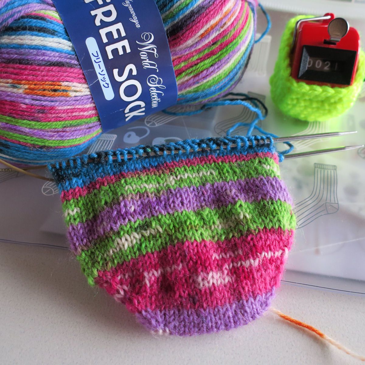 色柄が編めば編むほど出てくるから飽きないで済みます