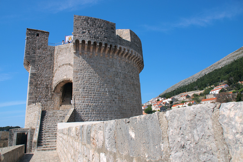 ミンチェタ要塞（最高所にある）