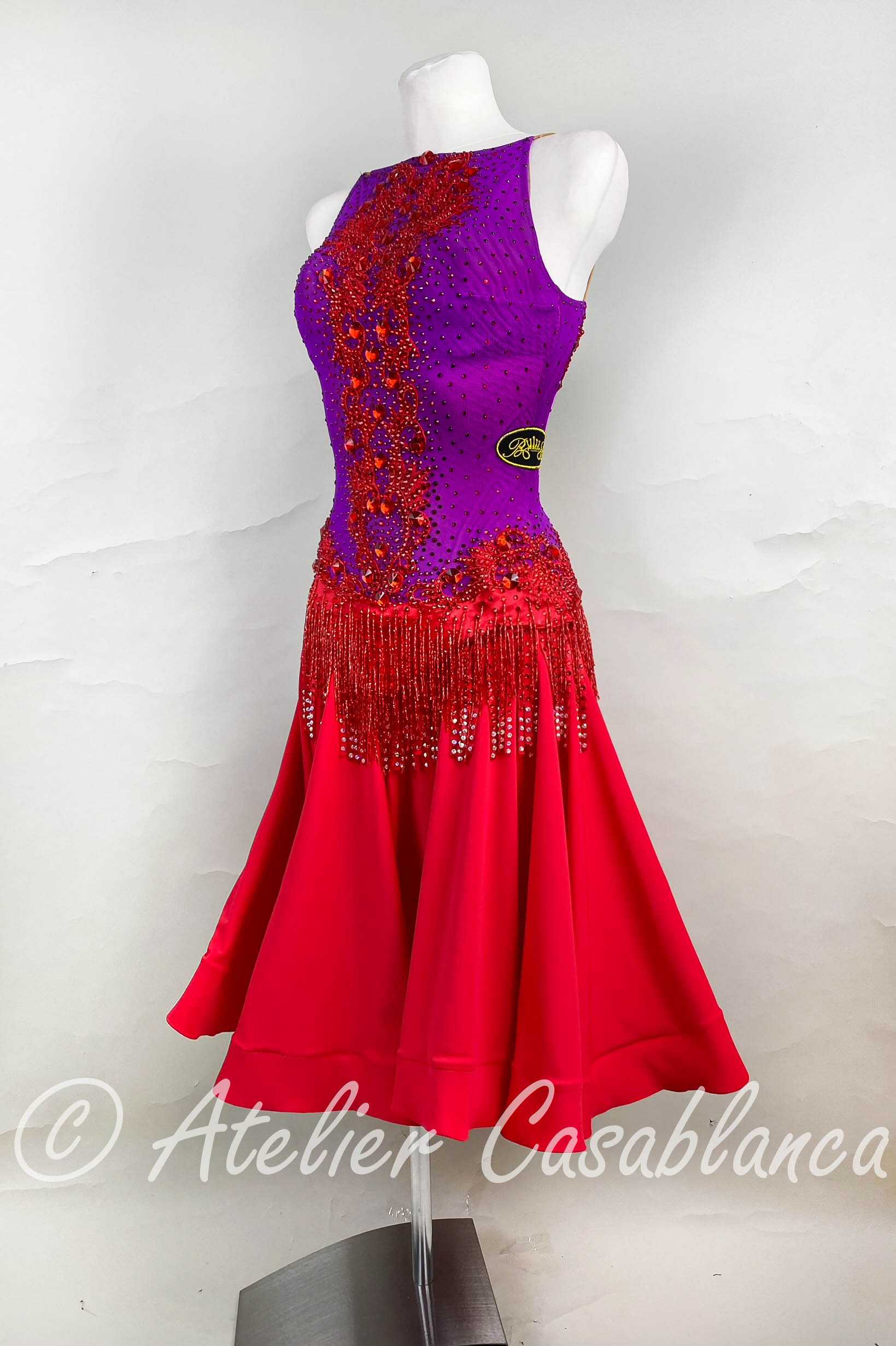 Lk Iag1 Bg制作 トップス２種類 スカート２種類が付属した 竹ビーズフリンジが美しい紫 赤の４ピースのラテンドレス ９号 Atelier Casablanca ダンスドレスの部屋 楽天ブログ