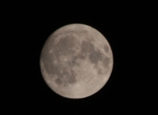 20130224 first full moon 2013 in korea 2302 KST.jpg