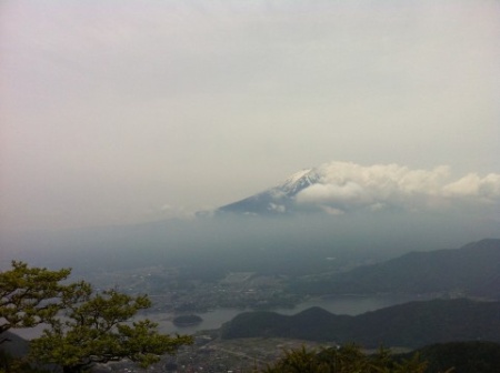 けぶる山.jpg