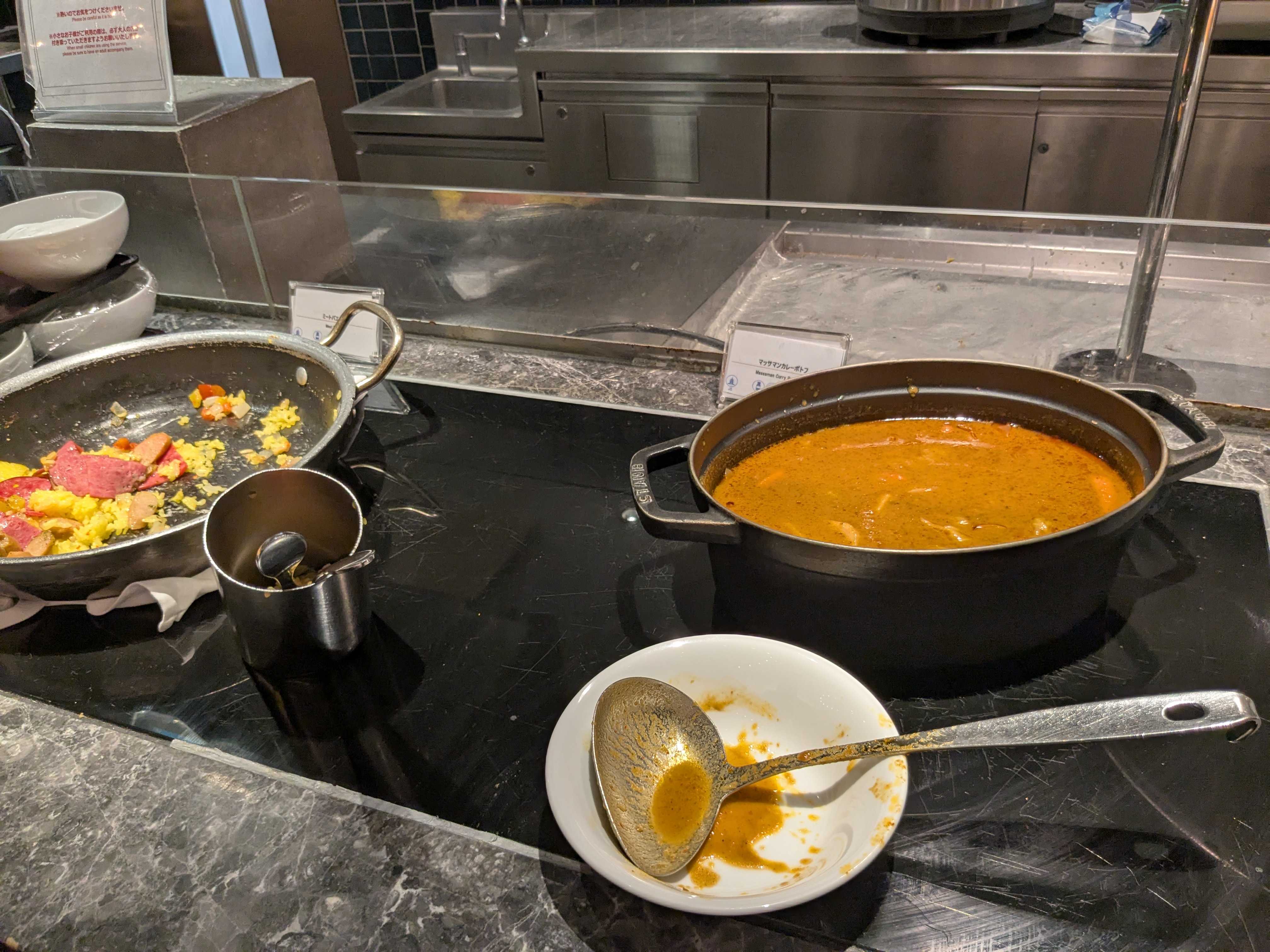 フサキビーチリゾートISHIGAKI BOLD KITCHEN 子連れ夕食 メニュー　マッサマンカレーポトフ、ミートパエリア