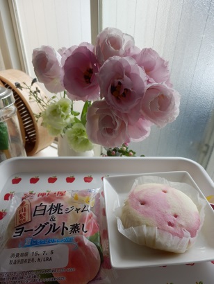 桃菓子パン