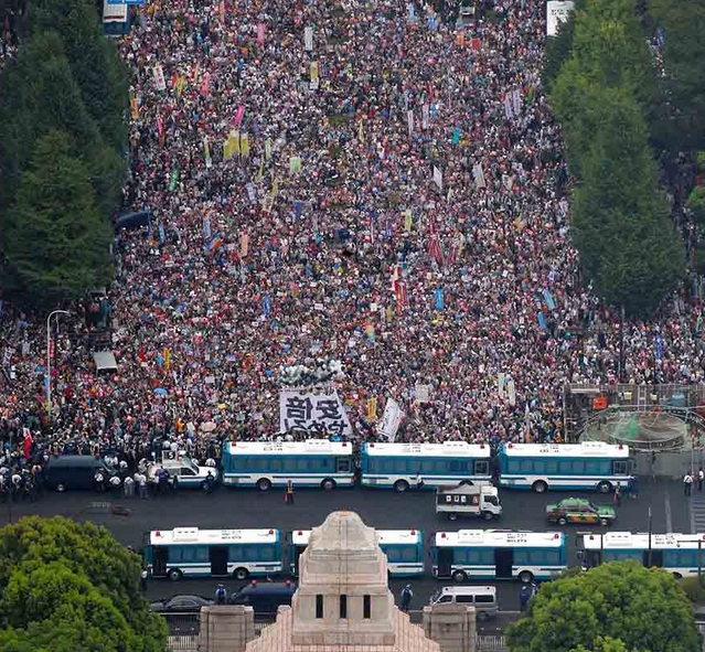8.30デモ