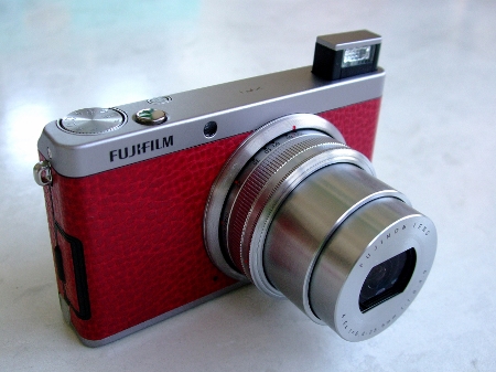 FUJIFILM＜富士フイルム＞ コンパクトデジタルカメラ　Xシリーズ　XF1