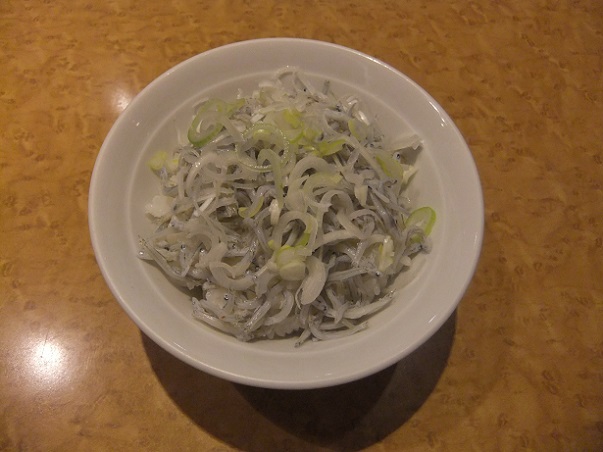 冠着@大塚のサービスランチ750円(しらす丼)