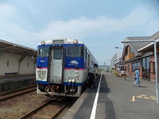 静内駅