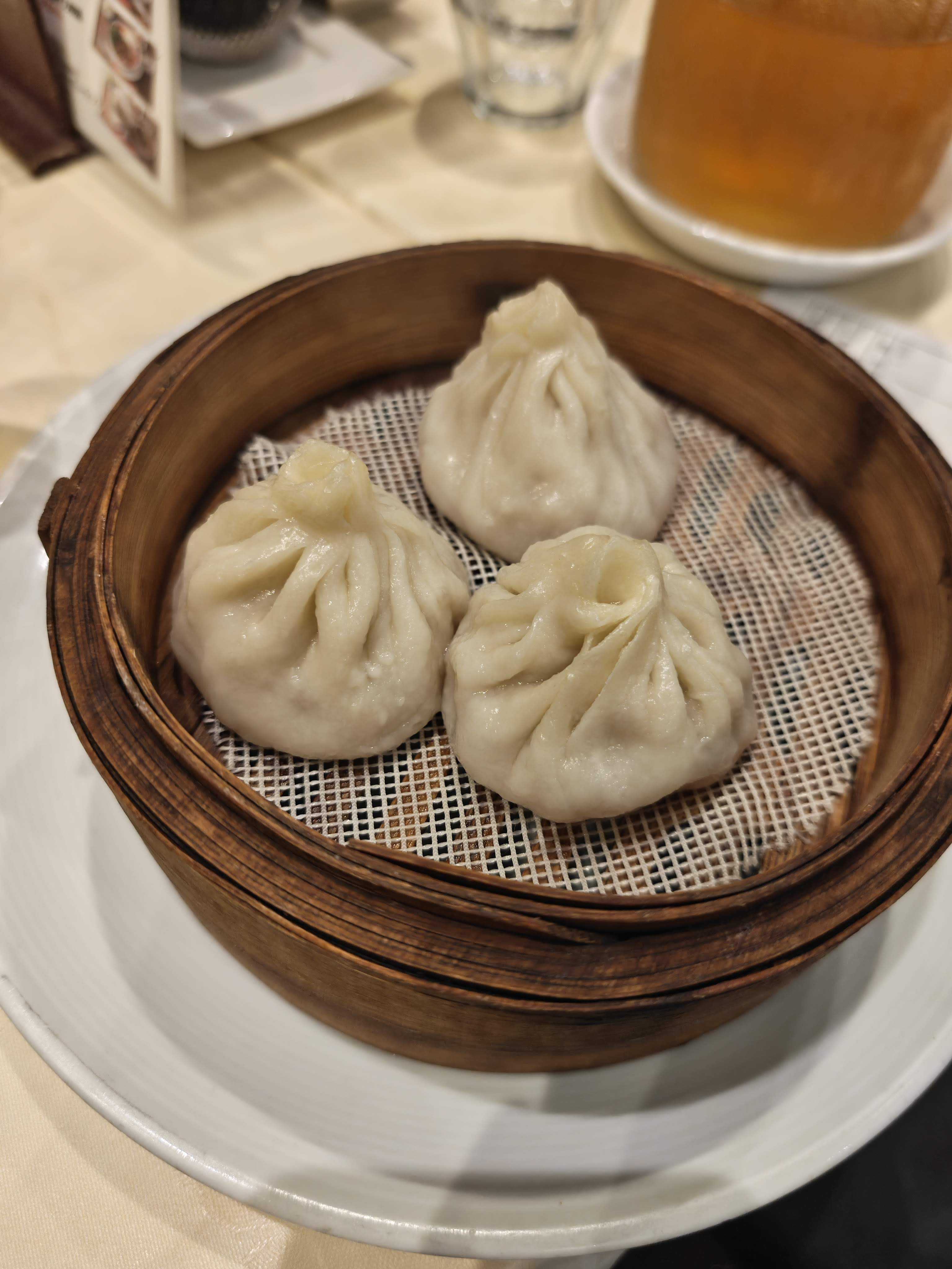 四川料理 川府 新橋店　小籠包ランチメニュー　酸辣湯麵セット