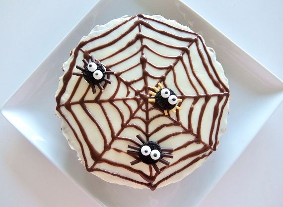 ハロウィン キャロットケーキ Halloween carrot cake 蜘蛛の巣 コストコ チョコレート チーズ