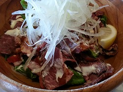 パストラミビーフのサラダ