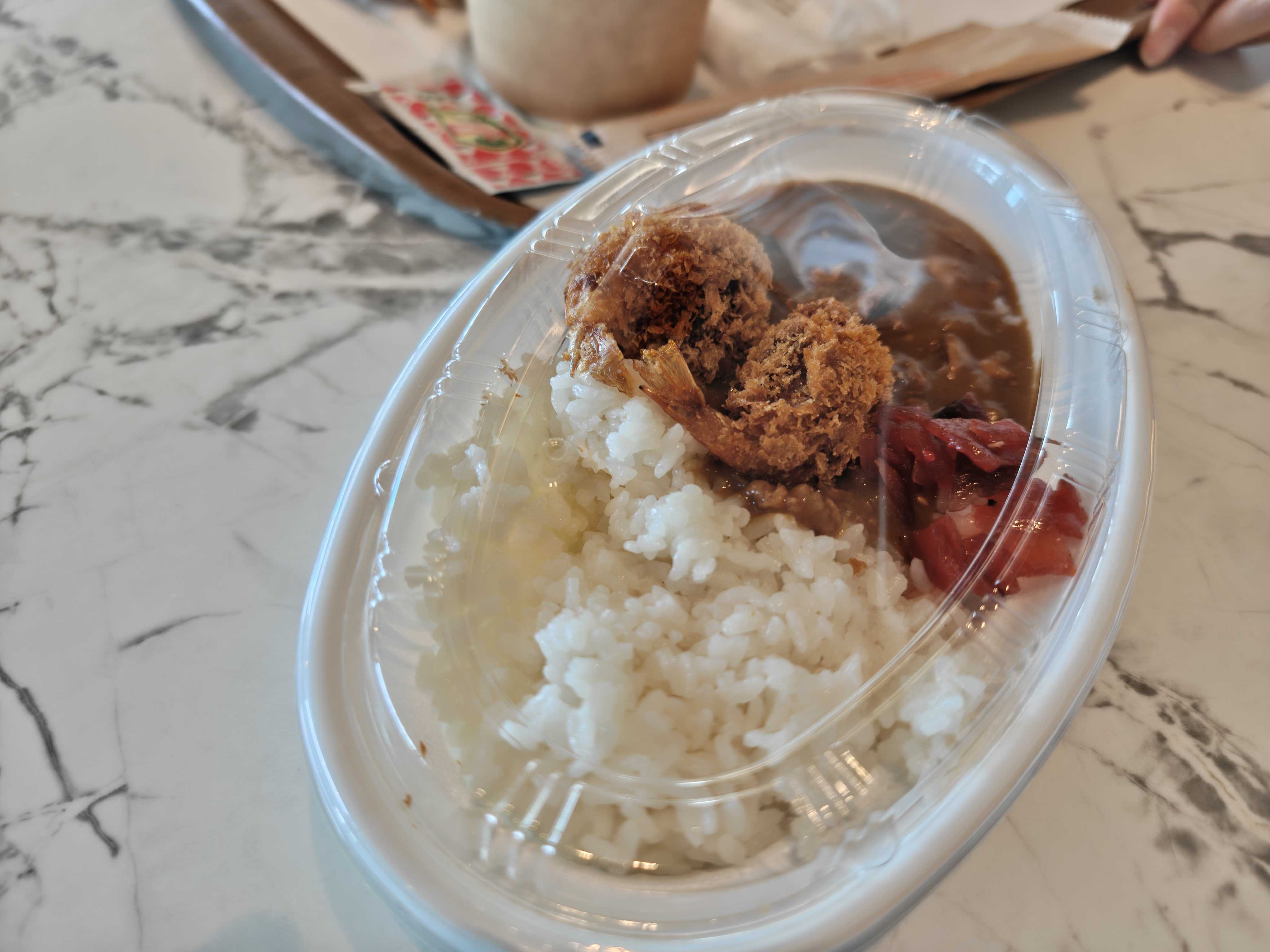 アクアワールド大洗　ランチ　リラックスカフェ マーメイド　エビフライカレー