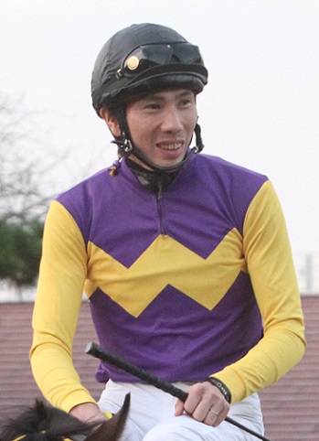 真島騎手.jpg
