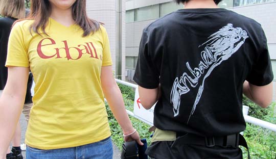 5 Vネックシャツ マスタードイエロー&Tシャツ ブラック.JPG