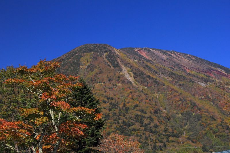 中禅寺湖_004男体山.jpg