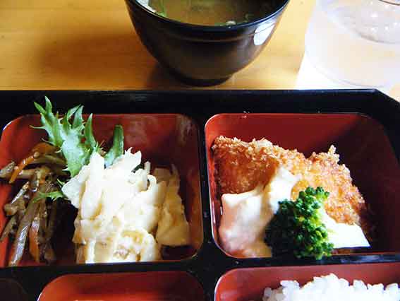 アメリカンステーションの「白身フライ」♪