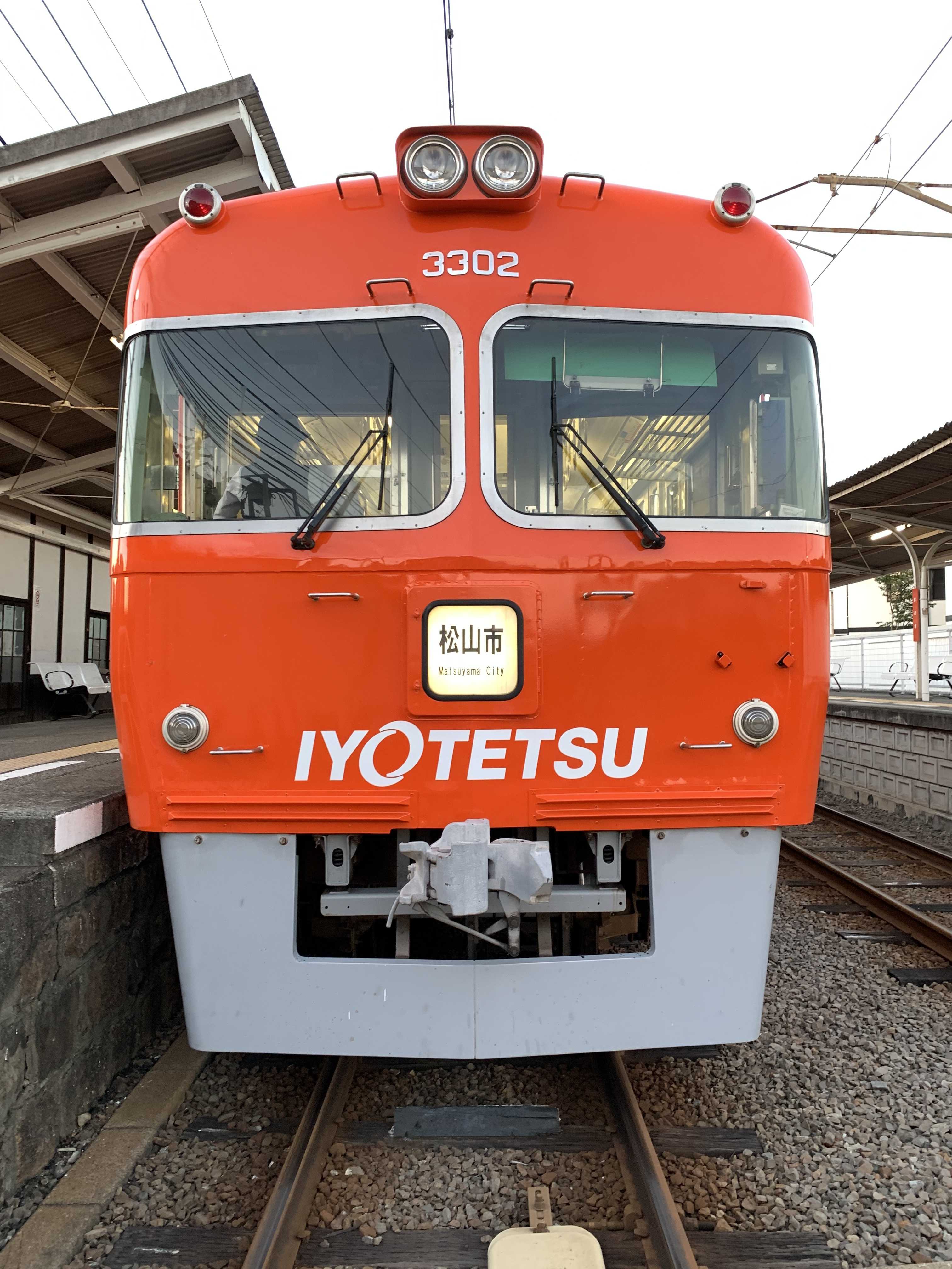 ヘッドライトがLED化された伊予鉄3000系電車 | KAZU（K-train5100）の 