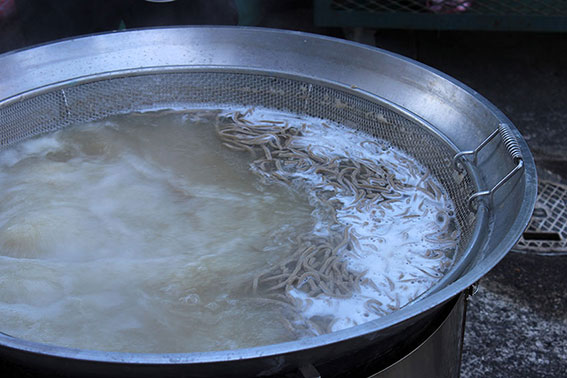 季邦自治会の「手打ちそば」-4♪